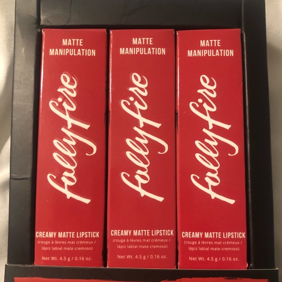 Matte lipstick - Picture 1 of 3
